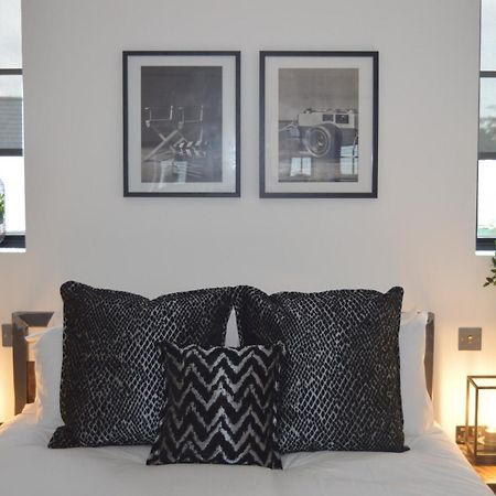 Booking Urban At Halstead Halstead  Esterno foto
