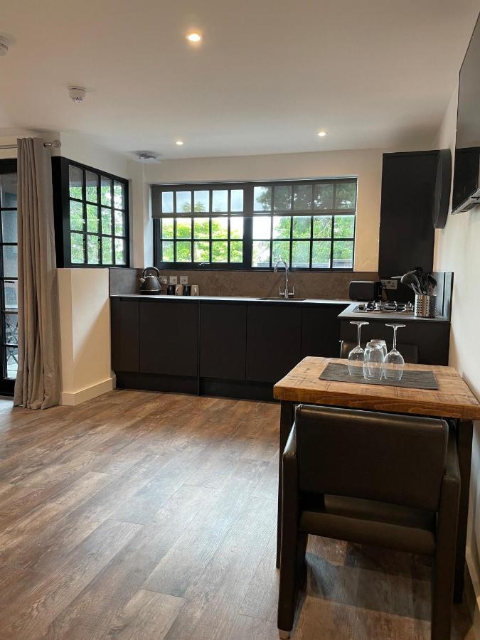 Booking Urban At Halstead Halstead  Esterno foto