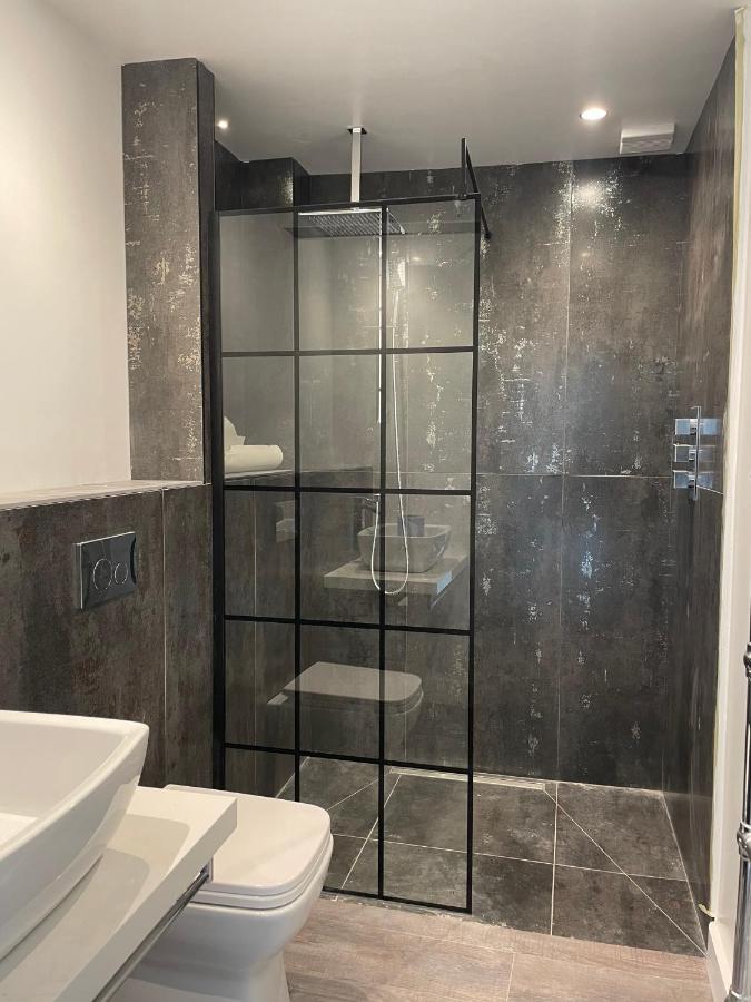 Booking Urban At Halstead Halstead  Esterno foto
