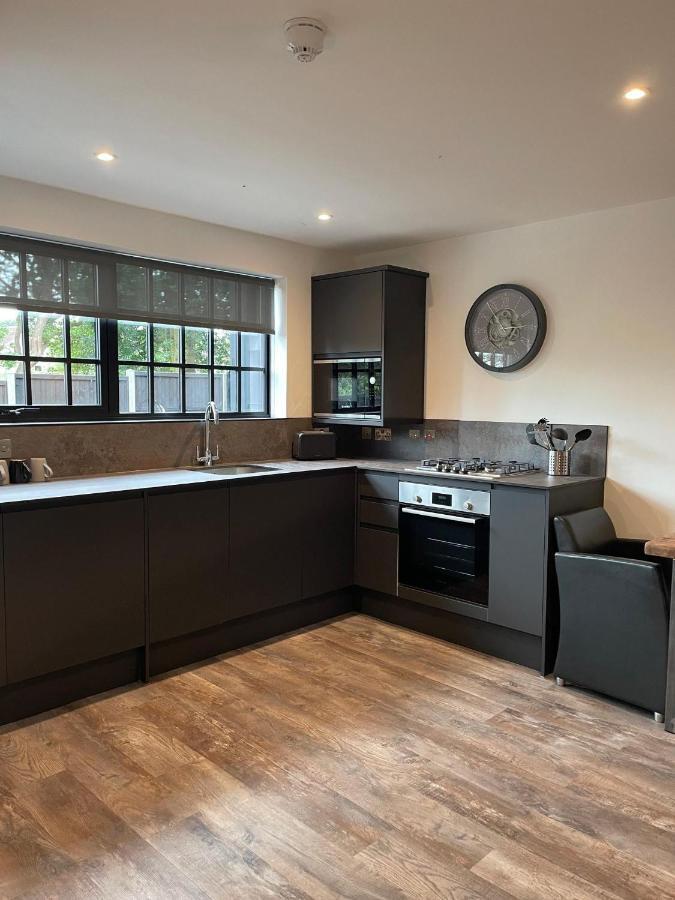 Booking Urban At Halstead Halstead  Esterno foto