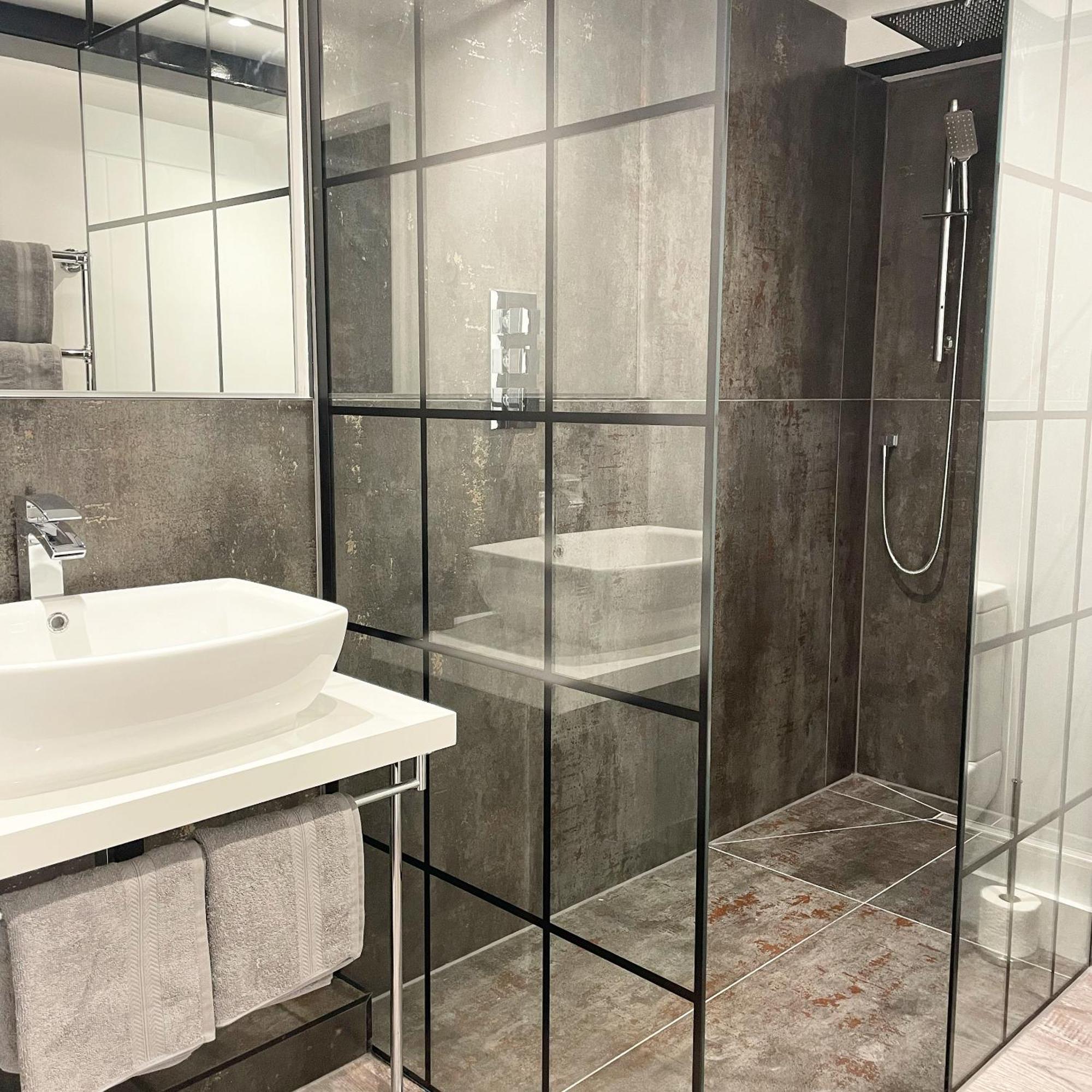 Booking Urban At Halstead Halstead  Esterno foto