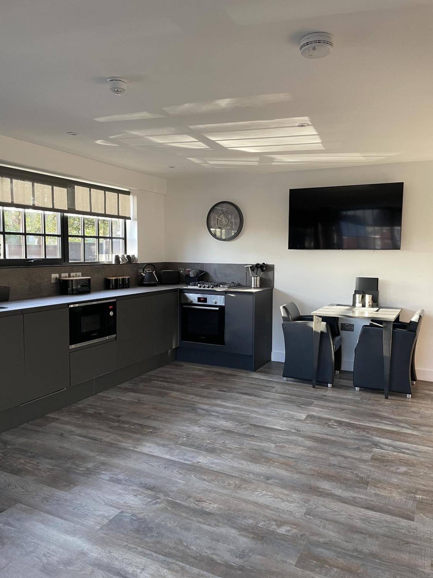 Booking Urban At Halstead Halstead  Esterno foto